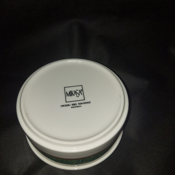 MIKASA porcelain Round Trinket Box Holy Family Christmas Nativity #HK506/684 Nav - Picture 4 of 4